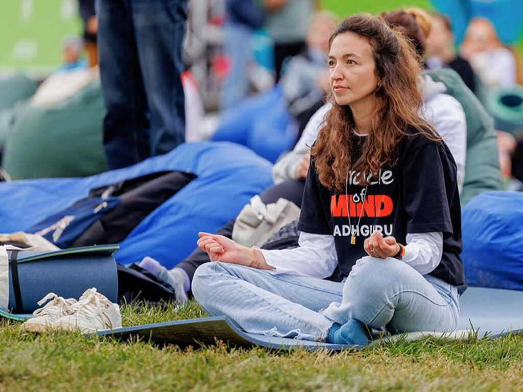 7000 Muscovites and tourists took part in International Yoga Day at VDNH
