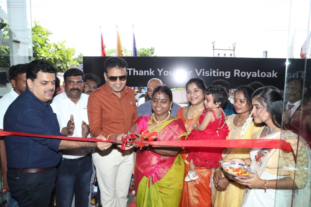 Royaloak Furniture opens its Dindigul store after a complete re-vamp