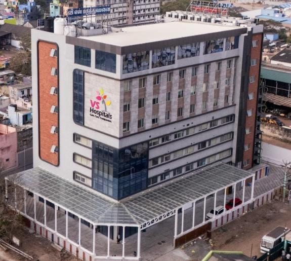 VS Hospitals Performs Fertility-Sparing Surgery to Remove 20-cm Ovarian Cyst in Young IT Professional