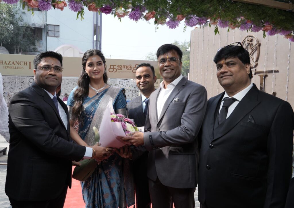 NSC Bose Road gets a new iconic landmark of Grand New Khazanchi Jewellery Showroom.