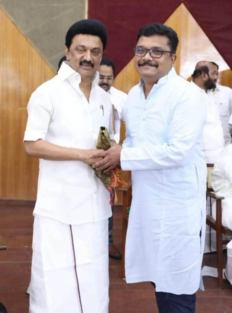 திமுக-வின் தேசிய செய்தித் தொடர்பாளரும்,வெளிநாட்டு தமிழர் பிரிவு இணைச்செயலாளருமானவழக்கறிஞர் புகழ் காந்தி திமுக-வில் இருந்து விலகல்